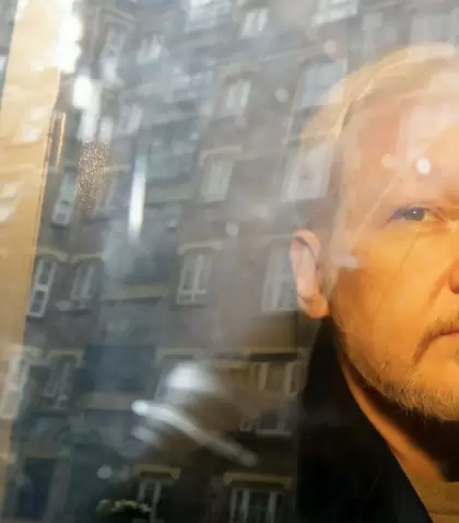 julian_assange