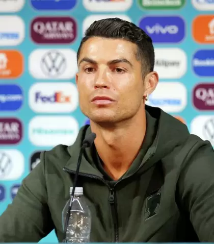 cristiano-ronaldo-agua