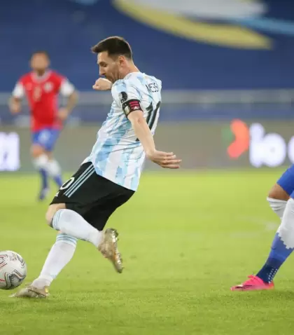 messi-argentina-chile-2-scaled