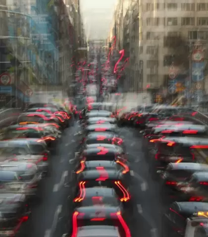 autos_luces_apnews