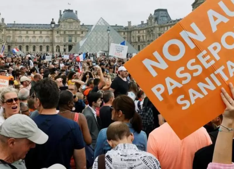 protesta-francia-pasaporte-covid