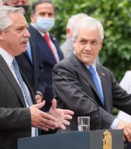 alberto-fernandez-y-sebastian-pinera-volveran-a-verse-en-el-primer-semestre-de-2021-696x464-1