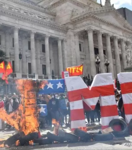 incidentes-en-el-congreso-por-acuerdo-fmi-20220310-1324144
