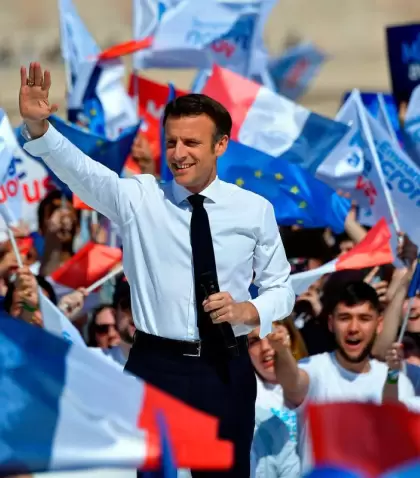 macron-victoria-scaled