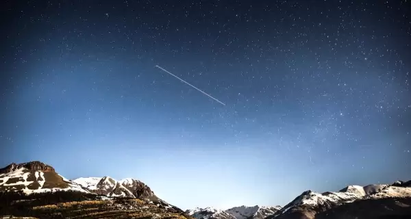 meteorito_unsplash-scaled