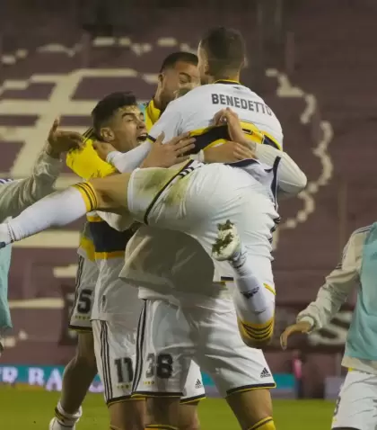 boca-lanus-gol-benedetto-scaled