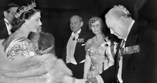 isabel_II_reino_unido_churchill_international_churchill_society