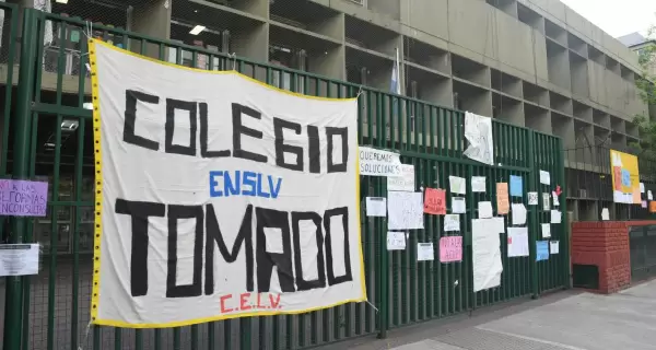 escuela-tomada-scaled
