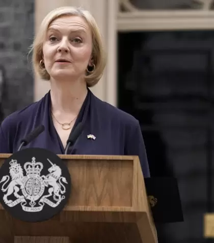 liz_truss_apnews_renuncia-scaled