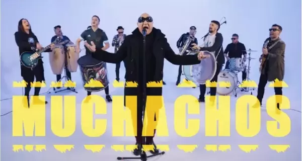 muchachos-la-mosca