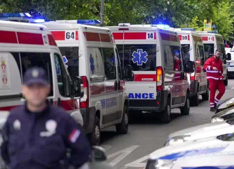 ambulancias_serbia_tiroteo_AP