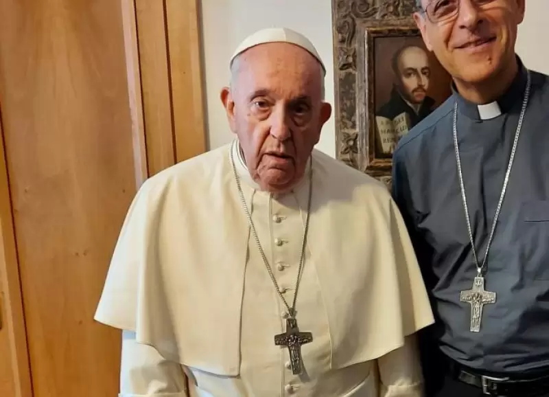 Papa-Francisco-Miguel-Fernandez-scaled