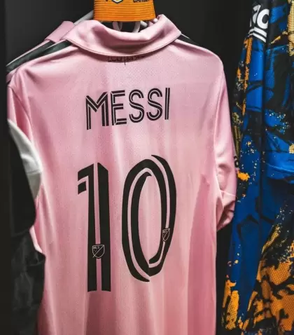 Camiseta-Lionel-Messi-Inter-Miami-20-09-23-scaled