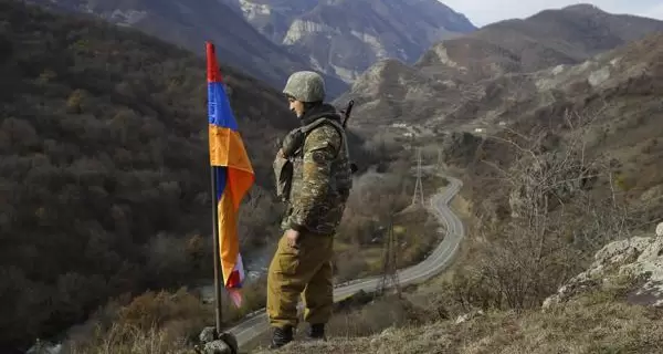soldado_armenia_azerbaiyan_ap