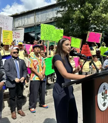 alexandria_ocasio-cortez_tw
