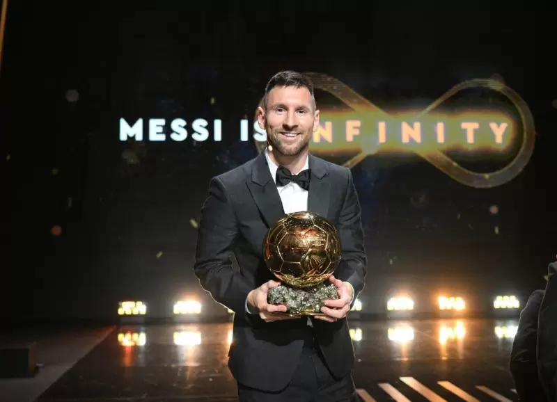 Messi-Balon-de-Oro-scaled