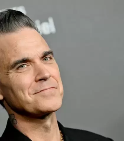 el-cantante-robbie-williams-posa-para-los-medios-de-comunicacion