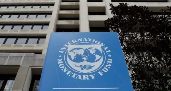 El FMI aprob el desembolso de 800 millones de dlares.