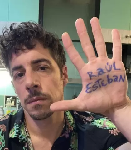 La foto original que subi� Lamothe para desmentir la que hab�a publicado Milei.