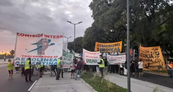 Protesta de trabajadores tercerizados en Aeroparque