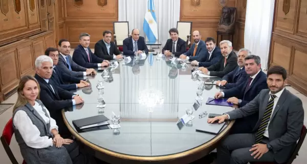 La reunin de los gobernadores de Juntos por el Cambio con el ministro del Interior, Guillermo Francos, y el jefe de Gabinete, Nicols Posse.