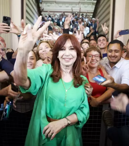 Cristina Fernndez de Kirchner en la jura de Axel Kicillof para su segundo mandato como gobernador de la provincia de Buenos Aires en diciembre,