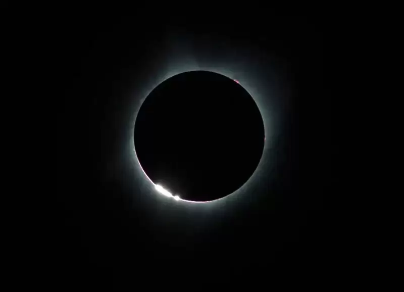Un eclipse solar total