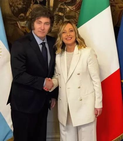 Javier Milei y la primera ministra italiana, Giorgia Meloni, en su encuentro en febrero.