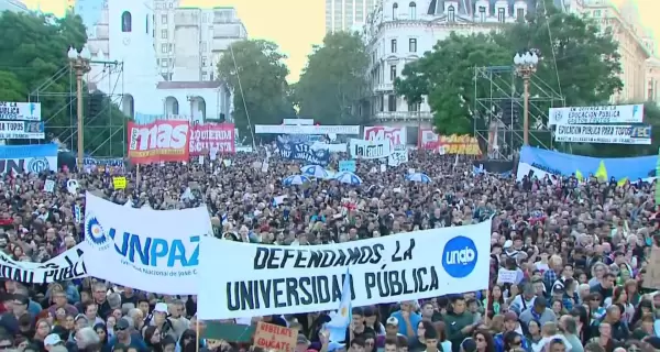 Marcha Universitaria Federal en Plaza de Mayo