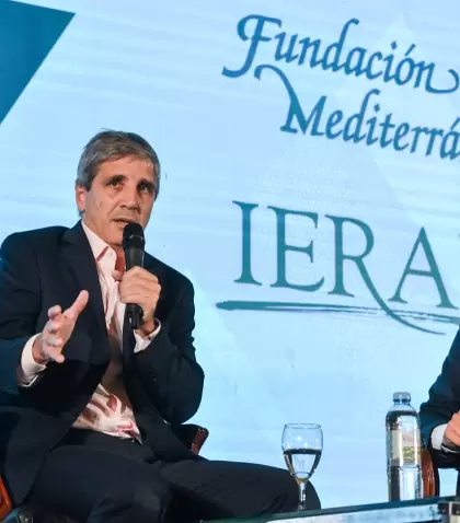 El ministro de Economa, Luis Caputo, en la conferencia de la Fundacin Mediterrnea en la Bolsa de Comercio de Buenos Aires.