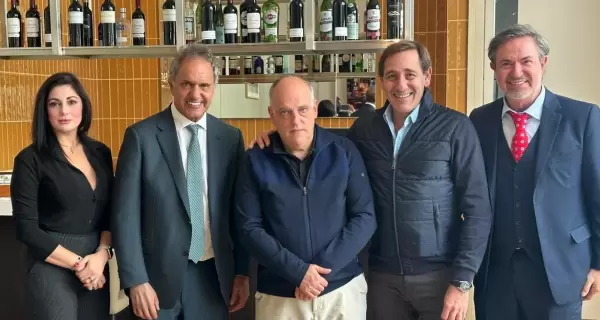Juliana Santilln, Daniel Scioli, el presidente de La Liga espaola de ftbol, Javier Tebas, Julio Garro y el empresario Guillermo Tofoni.