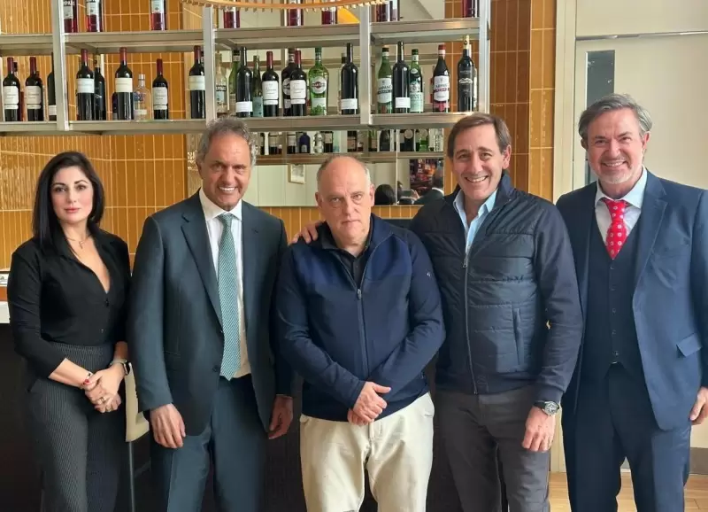 Juliana Santilln, Daniel Scioli, el presidente de La Liga espaola de ftbol, Javier Tebas, Julio Garro y el empresario Guillermo Tofoni.