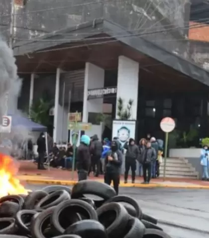 El acuartelamiento de la Polic�a en Posadas empez� el viernes 17