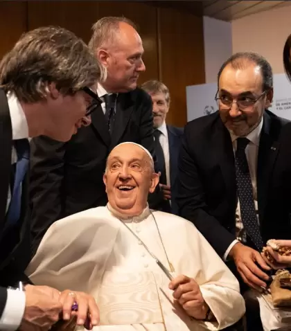 papa Francisco con los directores de la CAF