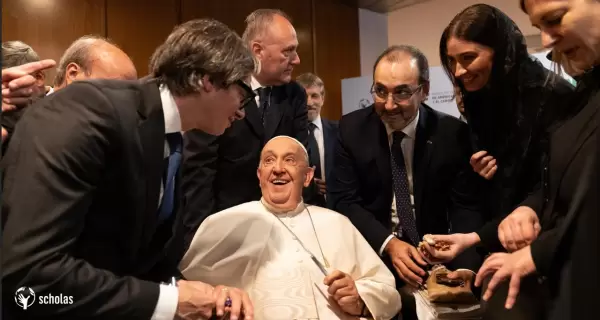 papa Francisco con los directores de la CAF