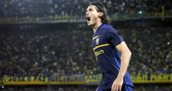 El festejo de Edinson Cavani tras su gol a Godoy Cruz por la Copa de la Liga en abril.