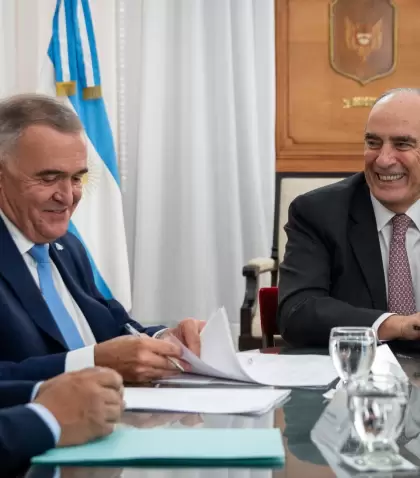 El gobernador de Tucumn, Osvaldo Jaldo, junto al jefe de Gabinete, Guillermo Francos.