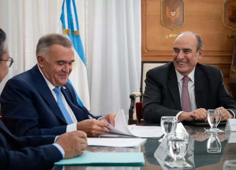 El gobernador de Tucumn, Osvaldo Jaldo, junto al jefe de Gabinete, Guillermo Francos.