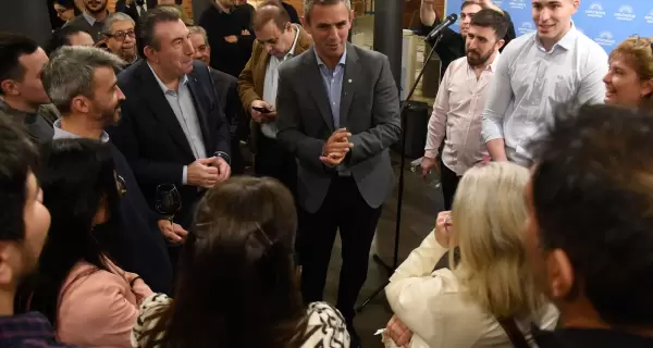 El presidente de la Cmara de Diputados, Martn Menem, en un brindis con periodistas parlamentarios por el da del periodista.