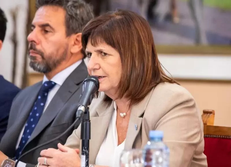 La ministra de Seguridad, Patricia Bullrich, junto al ahora exsecretario de Seguridad, Vicente Ventura Barreiro.