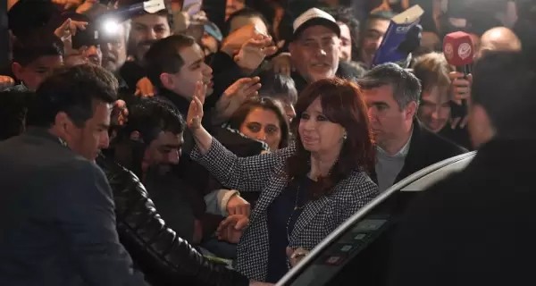 Fernndez de Kirchner frente a su domicilio en 2022