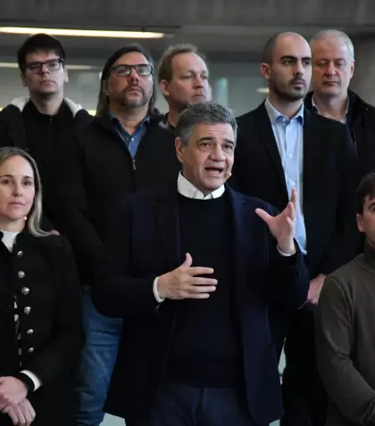 Jorge Macri junto a su gabinete.