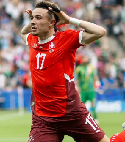 El festejo de Ruben Vargas tras su gol a Italia por los octavos de final de la Eurocopa 2024.
