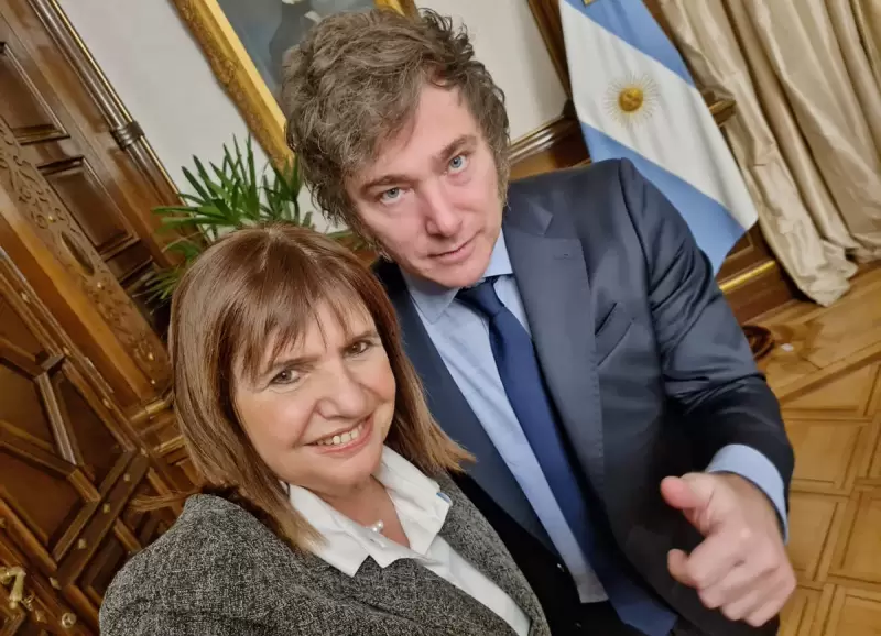 Bullrich y Milei en el despacho presidencial