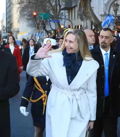 Javier Milei junto a su hermana, Karina, en la llegada a la Catedral Metropolitana por el tedeum del 9 de julio