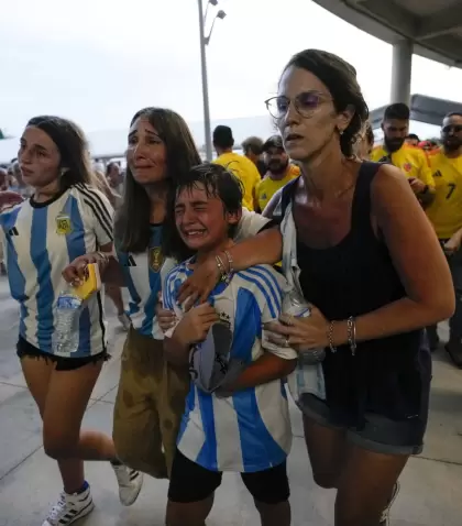 El ingreso de los hinchas a la final de la Copa Am�rica tras los disturbios en la entrada del estadio