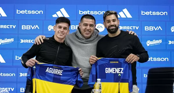 Brian Aguirre y Milton Gim�nez junto al presidente Juan Rom�n Riquelme