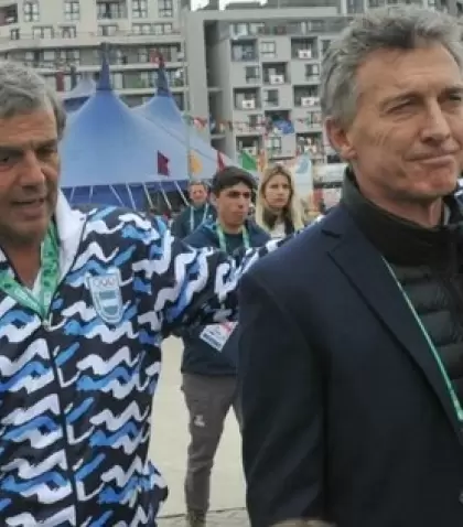 Di�genes de Urquiza, el nuevo subsecretario de Deportes, junto al expresidente Mauricio Macri en una recorrida a la Villa Ol�mpica en 2019