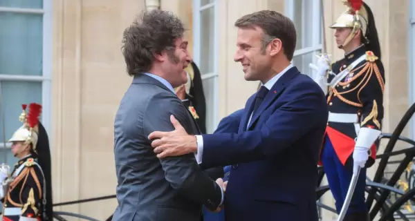 Macron recibi a Milei en el Palacio del Elseo, la sede de la Presidencia francesa