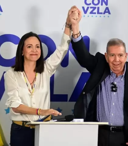 Mara Corina Machado y Edmundo Gonzlez Urrutia en la conferencia de prensa de esta tarde.